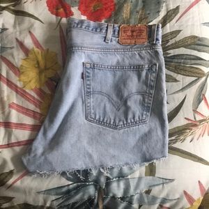 LEVIS PLUS SIZE SHORTS
